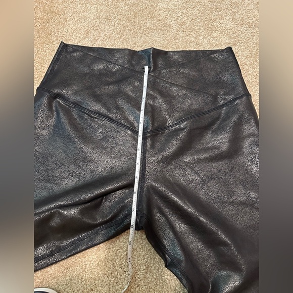 OFFLINE By Aerie The Hugger Crackle Crossover Legging Size XL - Picture 9 of 13